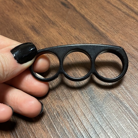 Three Ringer Black Studded Knuckle Ring - Picture 4 of 4